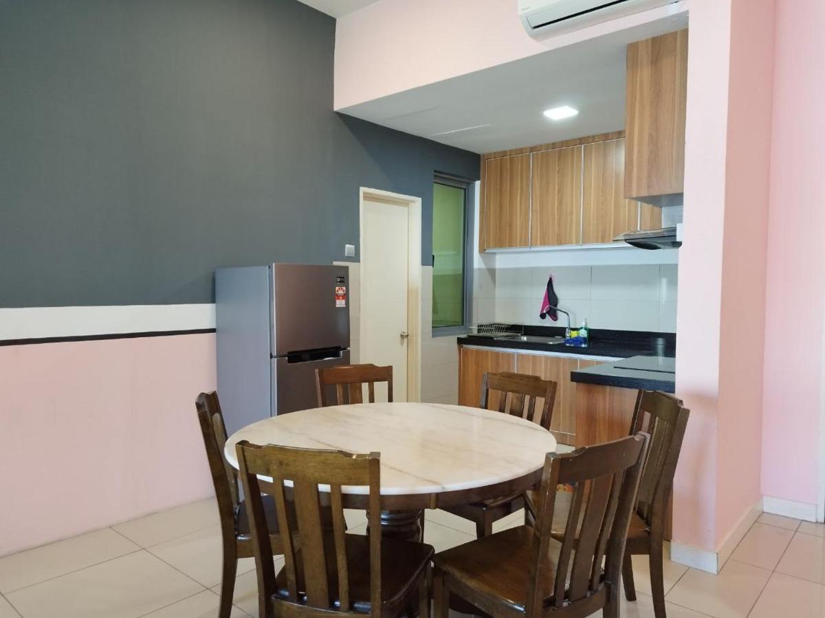 Restary - Black Pink, Loft E - Imago Shopping Mall - Kk City- 3Br,8Pax 来沙旅 黑粉主题公寓 - Loft E - Imago商场 - 泳池 - Kk市中心 - 3房8人 亞庇 外观 照片
